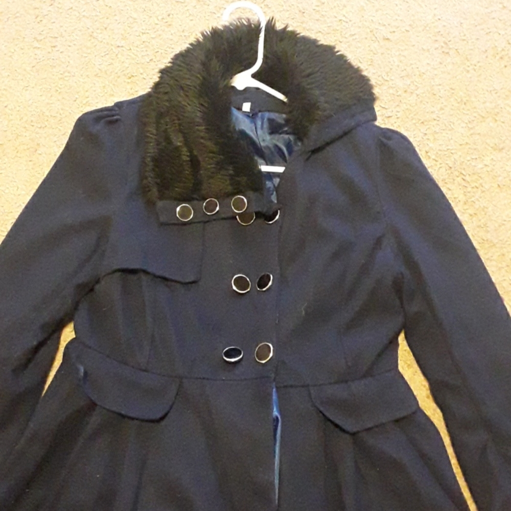 Coat - Picture 2 of 3